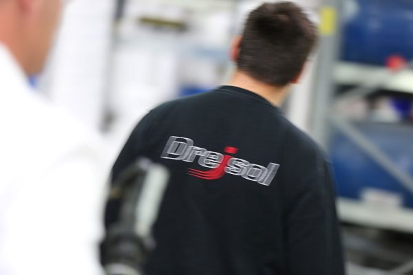 Dreisol Coatings Mitarbeiter bei der Arbeit